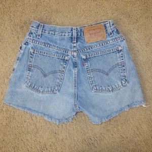 High waisted Levi 550 cut off shorts